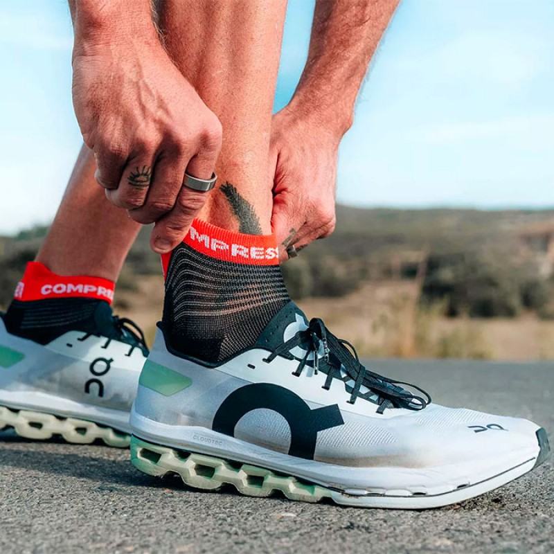 Compressport Pro Racing Socks V4.0 Run Low Black - Image 4